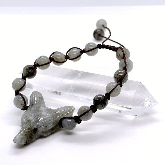 LABRADORITE Hand Carved Wolf Totem Natural Crystal Gemstone Bracelet - Picture 1 of 6